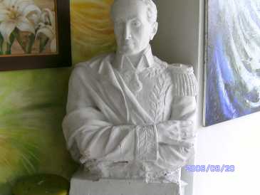 Photo: Sells 2 Busts Plaster - Contemporary