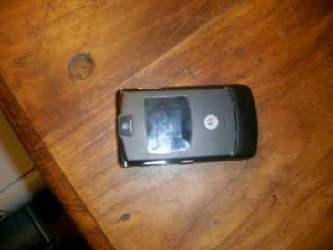 Photo: Sells Cell phone MOTOROLA - RAZR V3