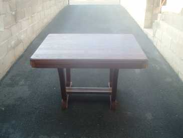 Photo: Sells Table CHENE
