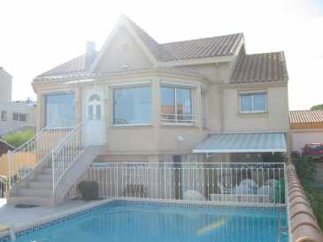 Photo: Sells House 200 m2 (2,153 ft2)