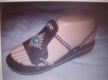 Photo: Sells Shoes SANDALES TONGS