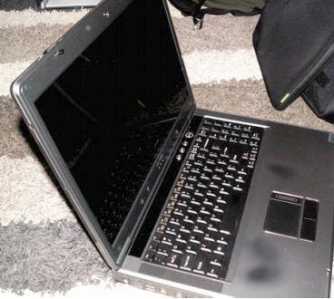 Photo: Sells Laptop computer ALIENWARE