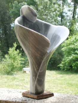 Photo: Sells Sculpture Granite - ETREINTE - Contemporary