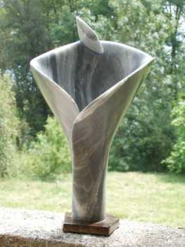 Photo: Sells Sculpture Granite - ETREINTE - Contemporary