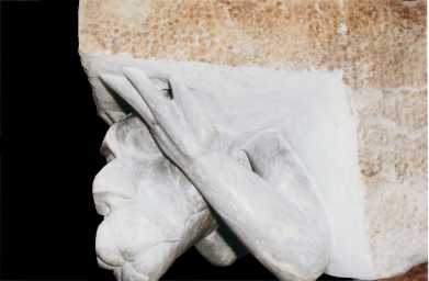 Photo: Sells Sculpture Granite - SUPPORT DE CHEMINEE - Contemporary