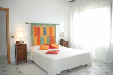 Photo: Rents 2 bedrooms apartment 70 m2 (753 ft2)