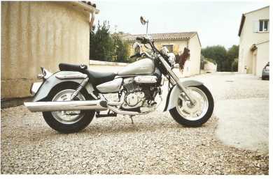 Photo: Sells Motorbikes 125 cc - HYOSUNG - GV