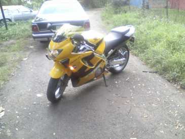 Photo: Sells Motorbike 600 cc - HONDA - CBR F