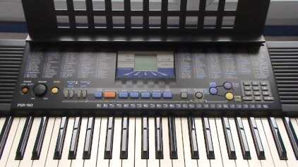 Photo: Sells Synthetizer
