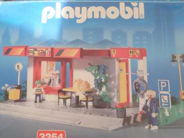 Photo: Sells Legos / playmobils / meccanos LEGO