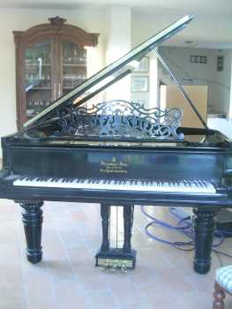 Photo: Sells Concert grand piano STEINWAY & SONS - PIANOFORTE A CODA STEINWAY & SONS MOD C