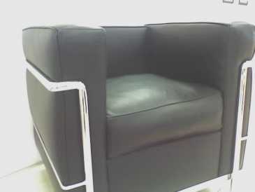 Photo: Sells 4 Armchairs LE CORBUSIER - LC2