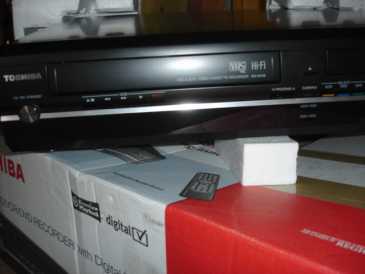 Photo: Sells DVD player / VHS recorder TOSHIBA - TOSHIBA RD XV 48 DT