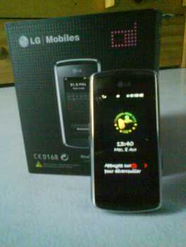Photo: Sells Cell phone LG KF600 - KF 600