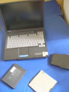 Photo: Sells Laptop computer COMPAQ - E500