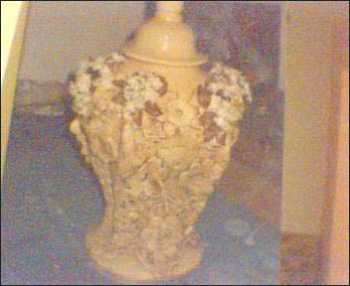 Photo: Sells Ceramics ETTTIQUETTES - Lamp