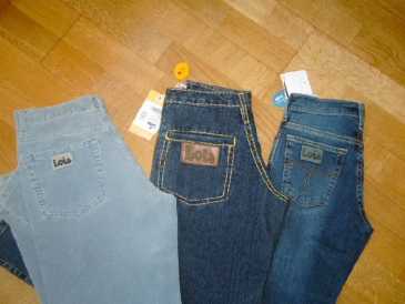Photo: Sells Clothing Women - LOIS - JEANS