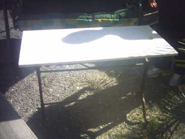 Photo: Sells Tool TABLE EN MARBRE