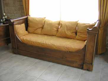 Photo: Sells Sofa for 3
