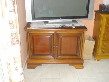 Photo: Sells TV support