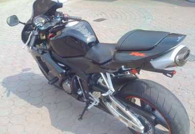 Photo: Sells Motorbike 600 cc - HONDA - CBR