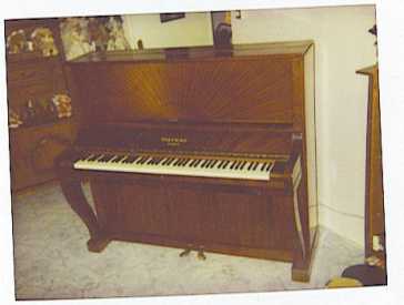 Photo: Sells Upright / vertical piano GAVEAU - 54042