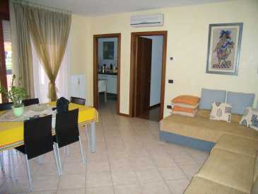 Photo: Sells 4 bedrooms apartment 100 m2 (1,076 ft2)