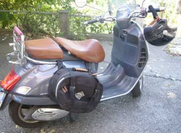 Photo: Sells Motorbike 250 cc - PIAGGIO - VESPA 250 GTV