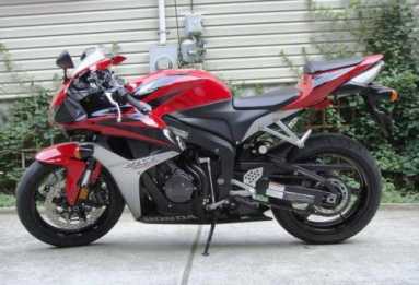 Photo: Sells Motorbike 600 cc - HONDA