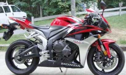 Photo: Sells Motorbike 600 cc - HONDA