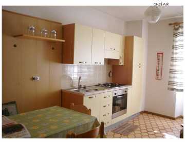 Photo: Rents 4 bedrooms apartment 80 m2 (861 ft2)