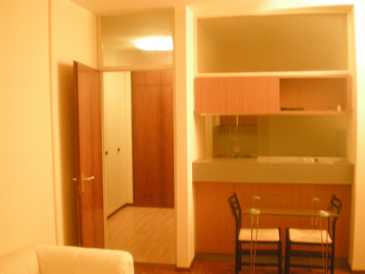 Photo: Rents 1 bedroom apartment 4,050 m2 (43,594 ft2)