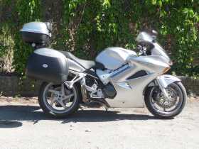 Photo: Sells Motorbike 800 cc - HONDA - VFR
