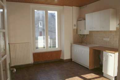 Photo: Rents 4 bedrooms apartment 70 m2 (753 ft2)