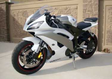 Photo: Sells Motorbike 600 cc - YAMAHA - YZF R THUNDER CAT