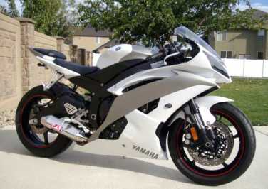 Photo: Sells Motorbike 600 cc - YAMAHA - YZF R THUNDER CAT