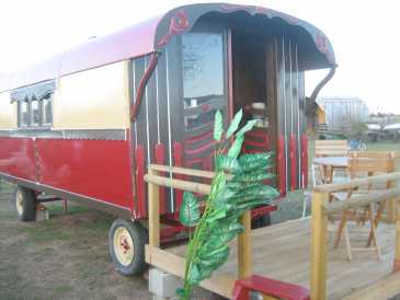 Photo: Sells Caravan and trailer LA BOHEME - ROULOTTE ATTELEE PAR CHEVAUX