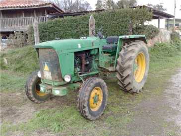 Photo: Sells Agricultural vehicle JOHN DEERE - 717