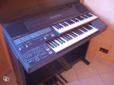 Photo: Sells Piano and synthetizer FARFISA - TS SERIES