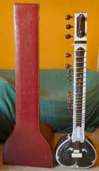 Photo: Sells Guitar and string instrument