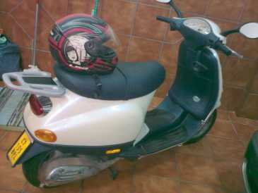 Photo: Sells Motorbike 50 cc - PIAGGIO