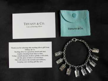 Photo: Sells Bracelet Women - TIFFANY