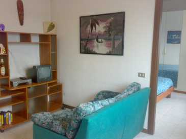 Photo: Sells 2 bedrooms apartment 44 m2 (474 ft2)