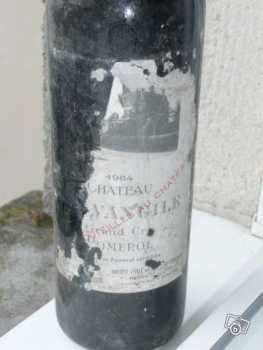 Photo: Sells Wine Red - Merlot - France - Bordeaux - Médoc