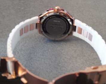 Photo: Sells Bracelet watch - with quartz Women - 2010 - 2010