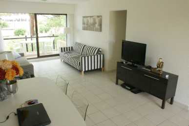 Photo: Sells 2 bedrooms apartment 68 m2 (732 ft2)