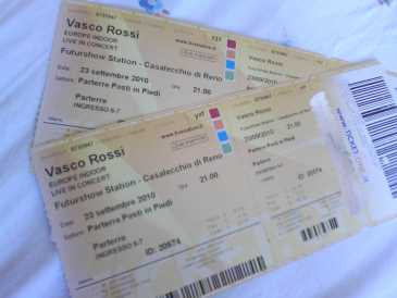 Photo: Sells Concert tickets VASCO BIGLIETTI X2 BOLOGNA 23 SETTEMBRE - CASALECCHIO DI RENO