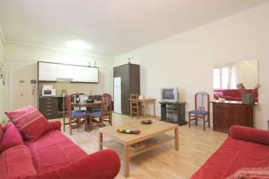 Photo: Rents 4 bedrooms apartment 60 m2 (646 ft2)