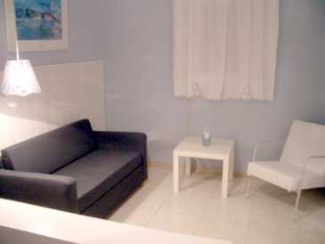 Photo: Rents 3 bedrooms apartment 30 m2 (323 ft2)