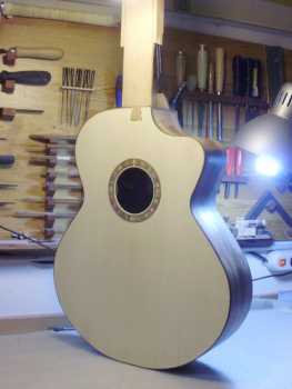 Photo: Sells Guitar GUITARS-LUTHIER